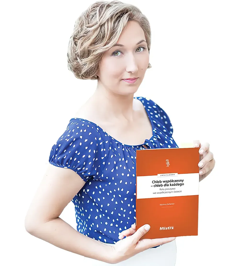 Marzena Zacharska z książką „Chleb współczesny — chleb dla każdego”